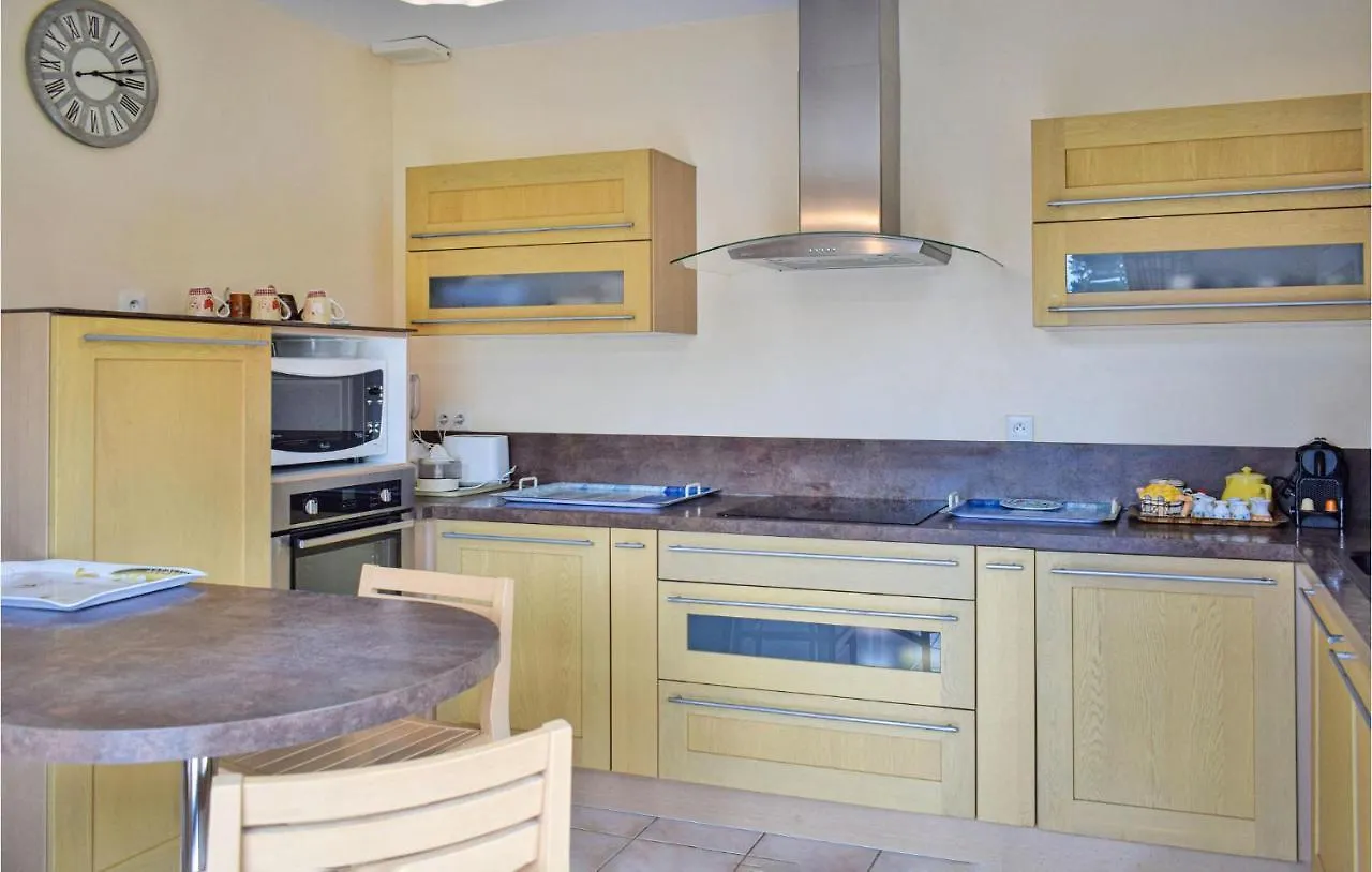 Beautiful Home In Trelevern With Wifi França