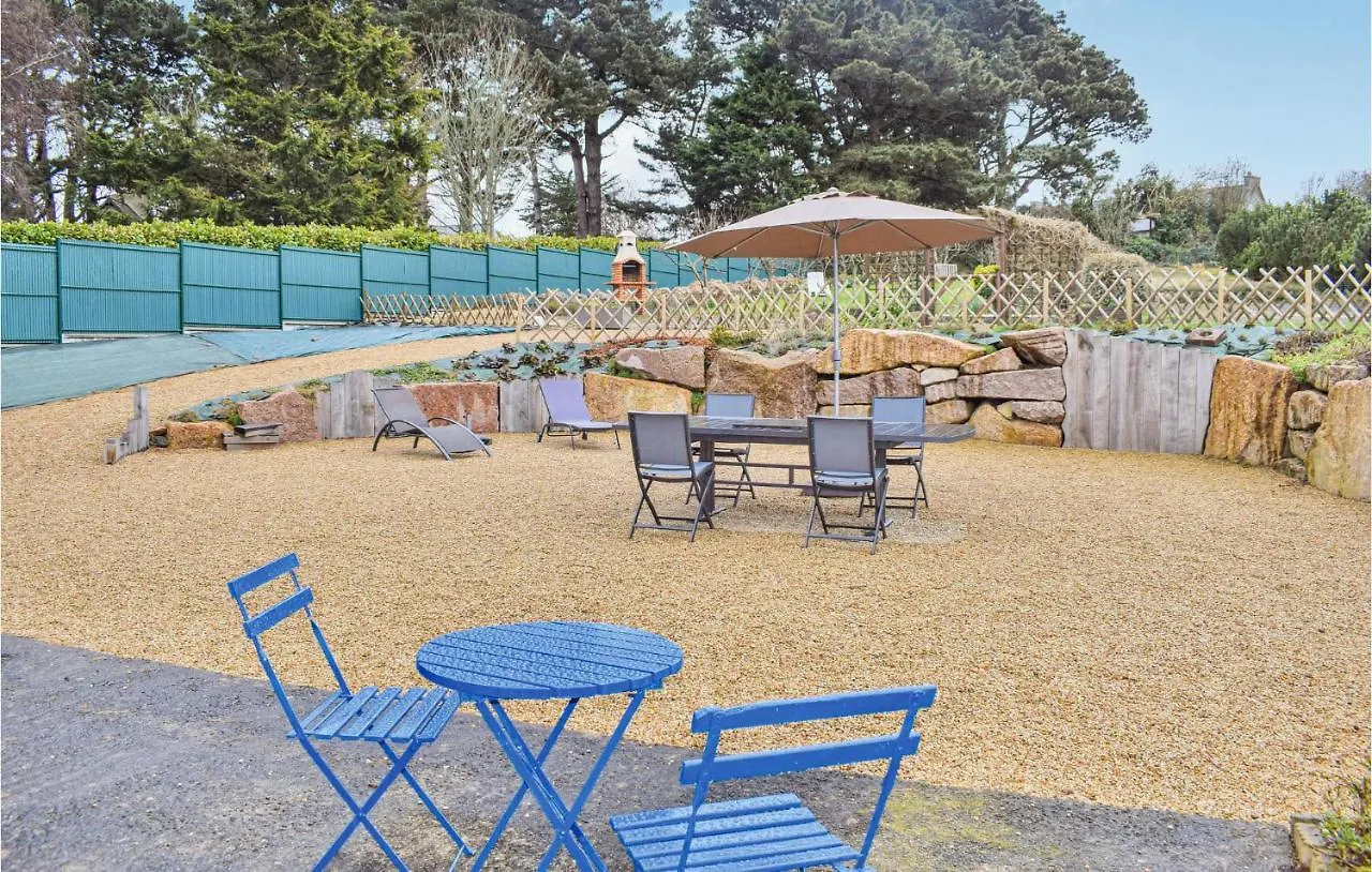 Beautiful Home In Trelevern With Wifi Casa de Férias